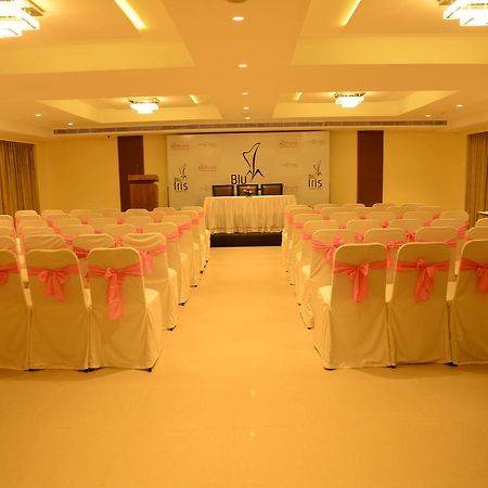 Blu Iris Hotel Madras Buitenkant foto